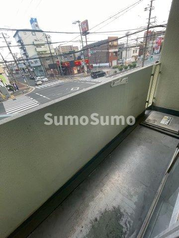 大和田ローズマンションのバルコニー|暖かな日差しのふりそそぐバルコニー