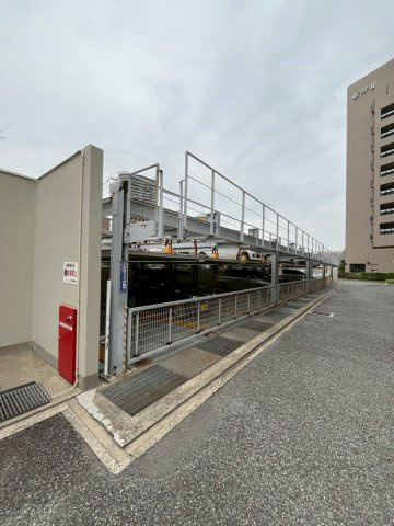 ラ・ヴィーダ西宮の駐車場