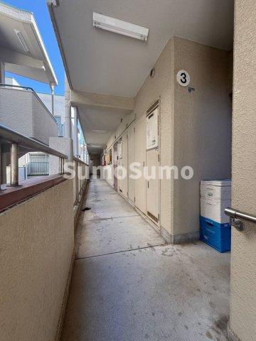 日の出マンションのロビー