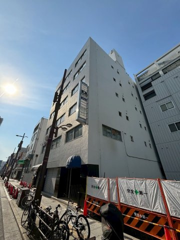 新日本難波ビルの外観