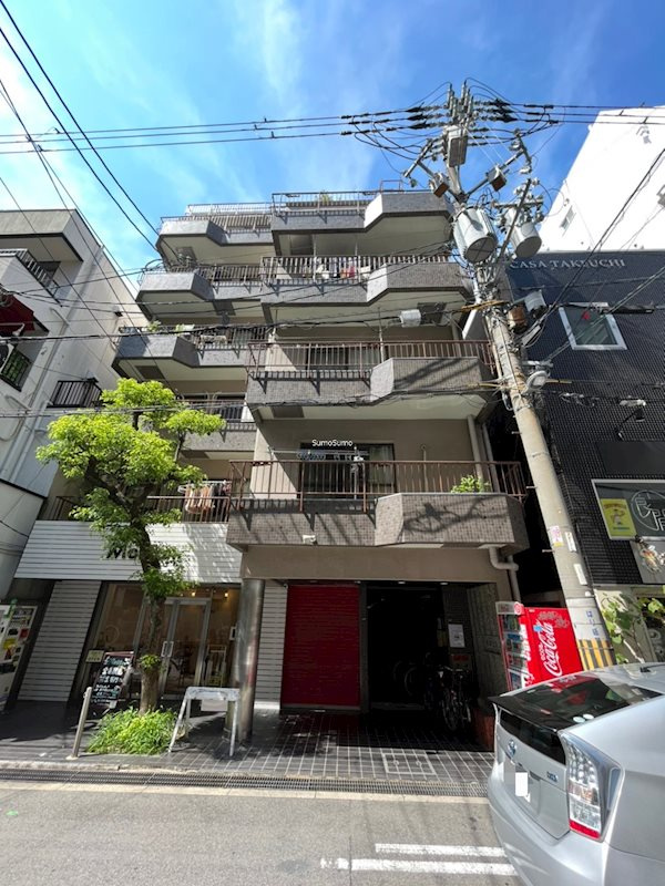 岩津ビルの外観|外観は落ち着いています