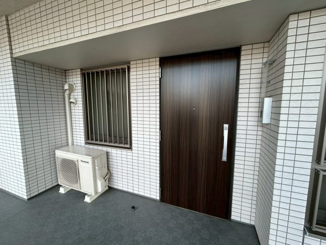 シティテラス川崎鈴木町ガーデンズの玄関