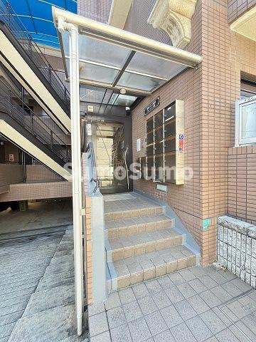 新和パレス西宮ガーデンズ前の外観