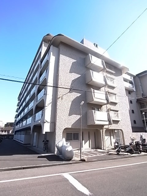 日商岩井上甲子園マンションの外観