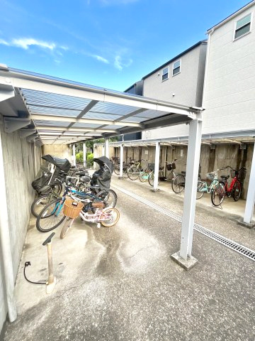 多摩川久地パークハイツの駐輪場|敷地内駐輪場です。