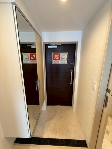 ラ・ピシーヌ南堀江の玄関