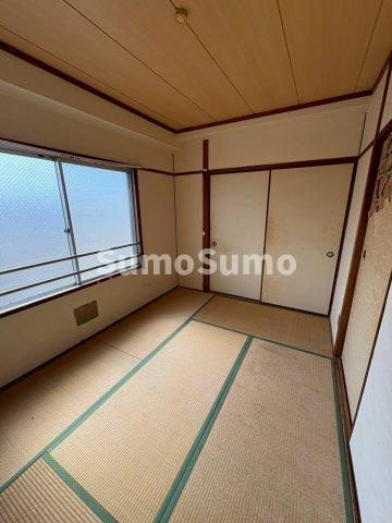 月見山マンションの和室|和室です
