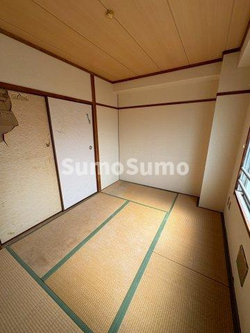 月見山マンションの和室|い草の香りが落ち着く素敵な和室です