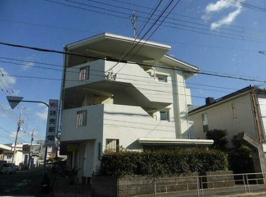 成小路ハイツの外観