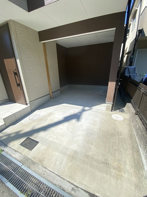 日野町戸建の駐車場