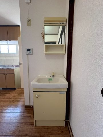 庄田町４丁目マンションの洗面所