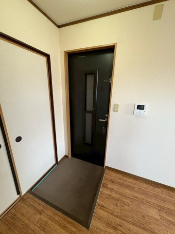 庄田町４丁目マンションの玄関