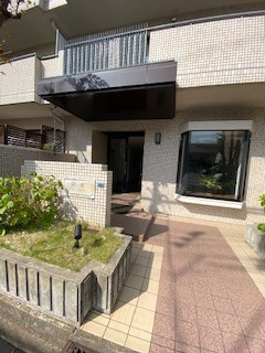 岡本パーク・レジデンスの外観