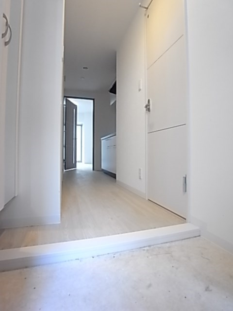 ボンニー元町の玄関