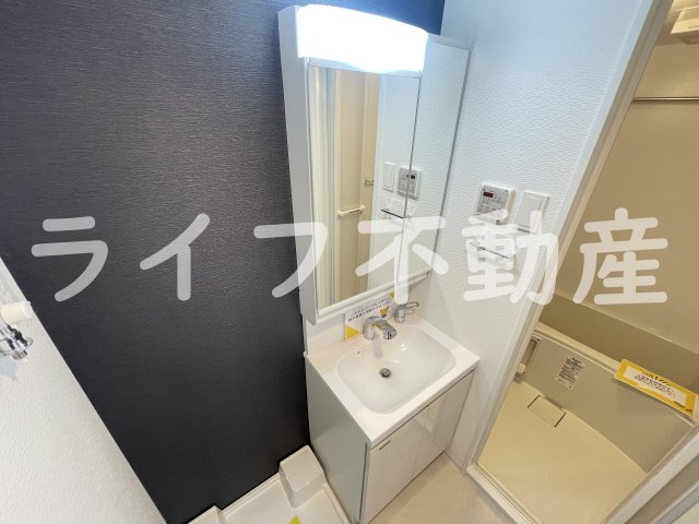 ファーストフィオーレ大阪城イーストの独立洗面台|独立洗面台、朝の身支度には欠かせません