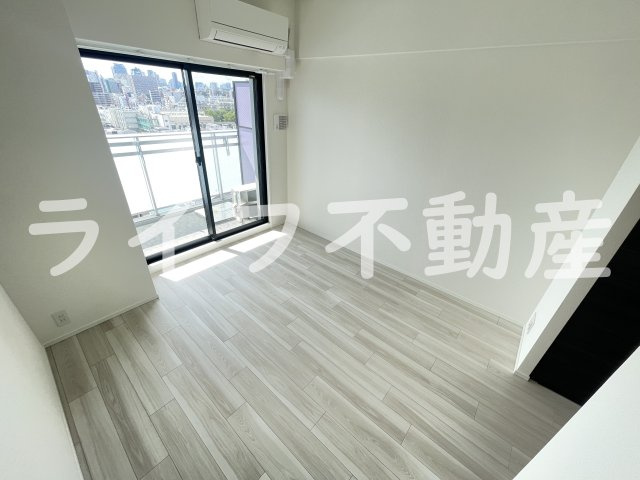 ファーストフィオーレ大阪城イーストの内装|明るい色調の室内です