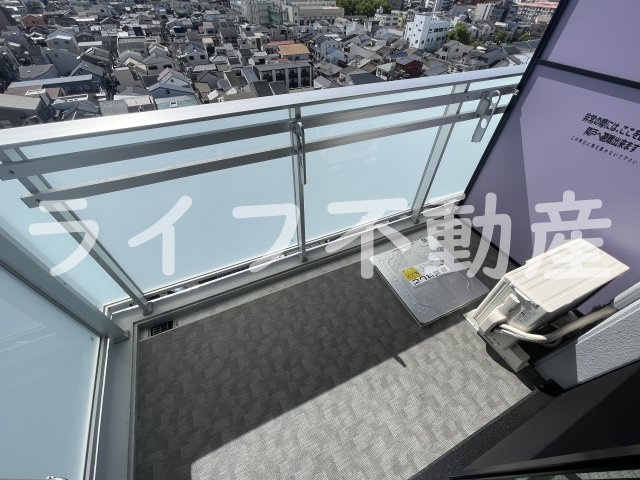 ファーストフィオーレ大阪城イーストのバルコニー|暖かな日差しのふりそそぐバルコニー