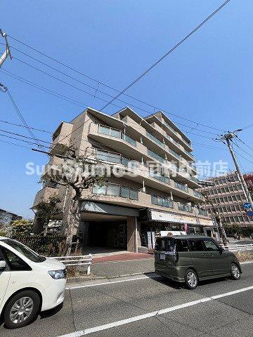 日新ビルの外観|外観は落ち着いています
