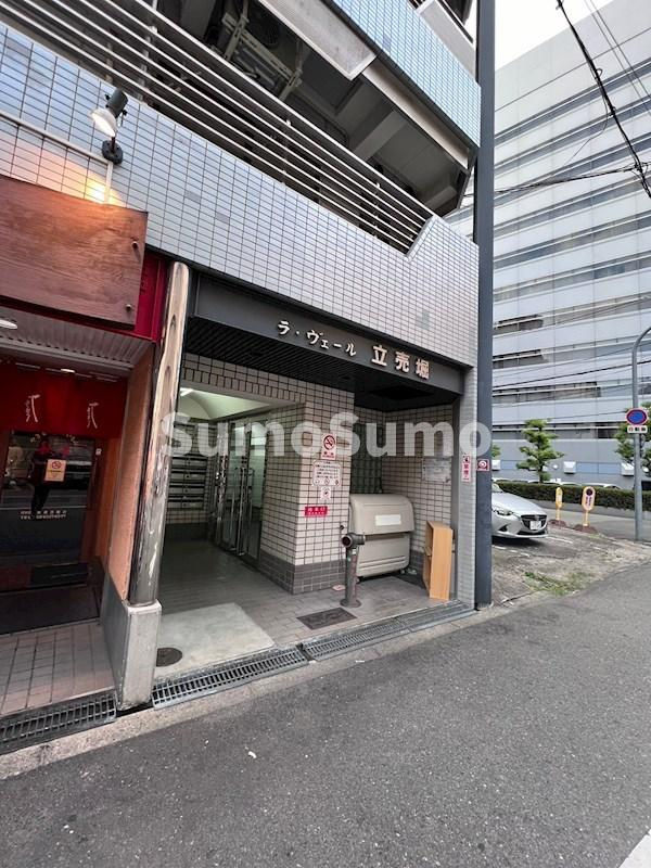 ラ・ヴェール立売堀のエントランス