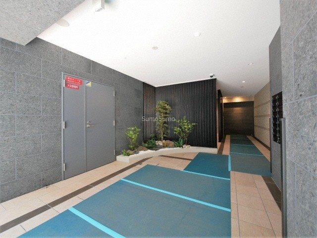 ラ・フォルム鎗屋町のロビー|落ち着いたロビーです