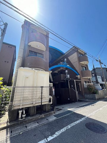 新和パレス西宮ガーデンズ前の外観