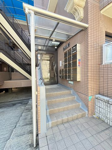 新和パレス西宮ガーデンズ前のエントランス