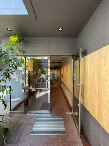 日生ロイヤル高津のエントランス|毎日通るエントランスはこのようになっています