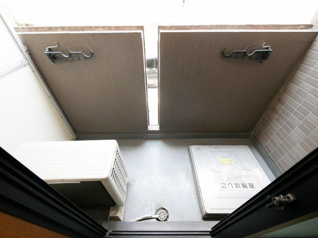 新町エビスのバルコニー|外からの目が気にならないバルコニーで洗濯物が干せます