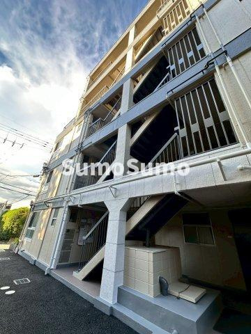 夙川第一コーポラスの外観