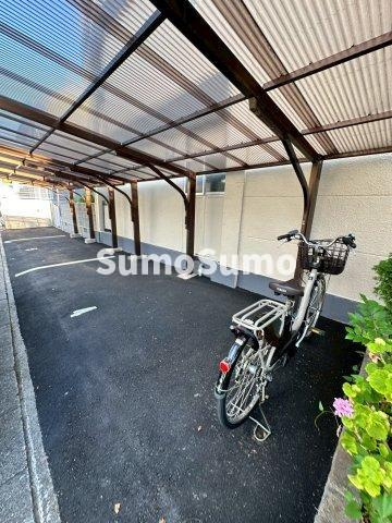 夙川第一コーポラスの駐車場