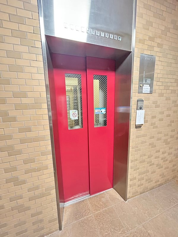 日商岩井三宮マンションのロビー