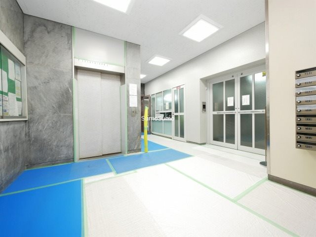 堀江テラスのロビー