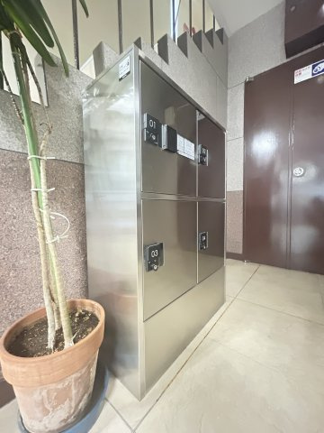 大和マンションのロビー
