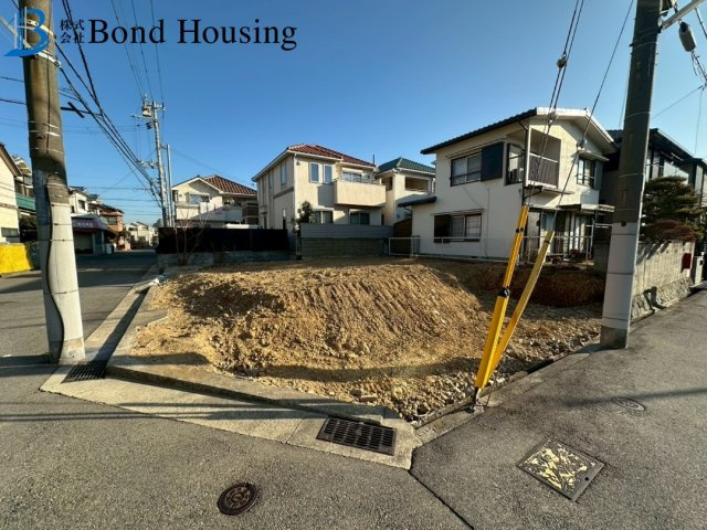 耐震等級3取得　星陵台1丁目　新築2区画　1号棟の前面道路含む現地写真