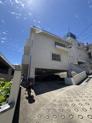 惣町サンハイツ2号棟の外観