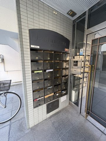 ラ・ルミエール藤井のエントランス