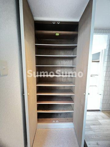 神戸市東灘区森北町４丁目の賃貸マンションの収納