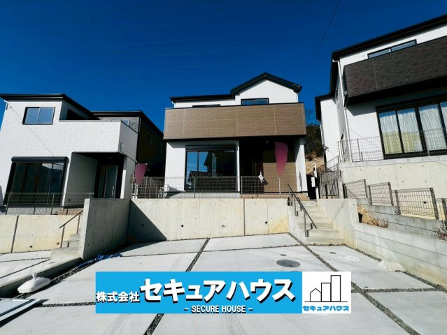 【今からご案内可能】日進市米野木町　全2棟の外観|■現地外観写真
駐車並列2台可能！オプション工事でカーポート設置などいかがでしょうか。その他にも、フェンスなどの「オプション工事」もご提案いたします♪