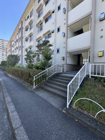 名谷８団地４０号棟の外観