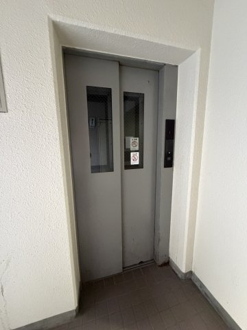 メゾン下沢のロビー