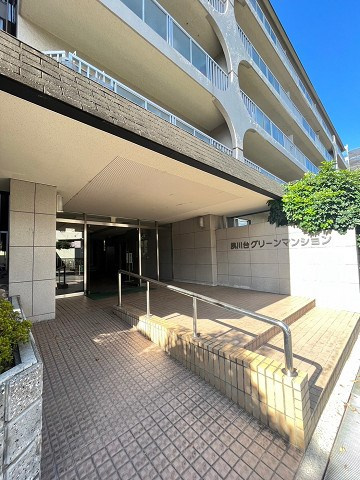 夙川台グリーンマンションのエントランス