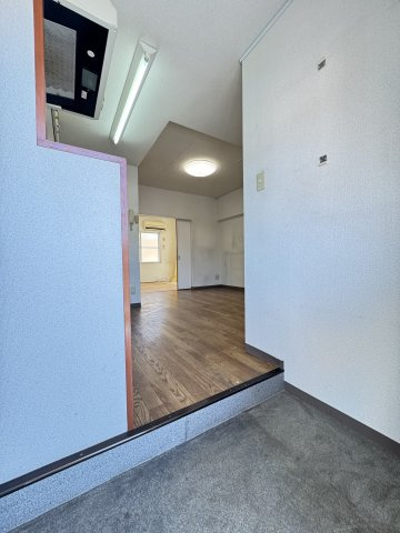 大星マンションの玄関