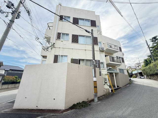 岡本野寄ハイツの外観