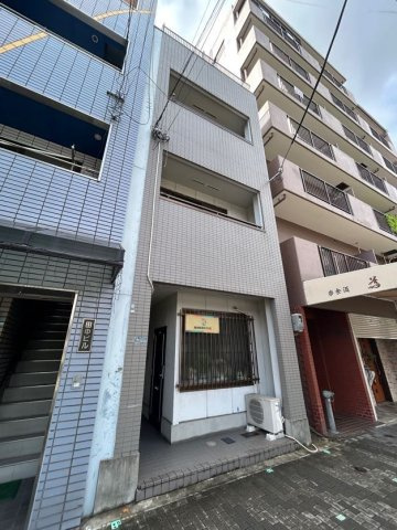 暁ビルの外観
