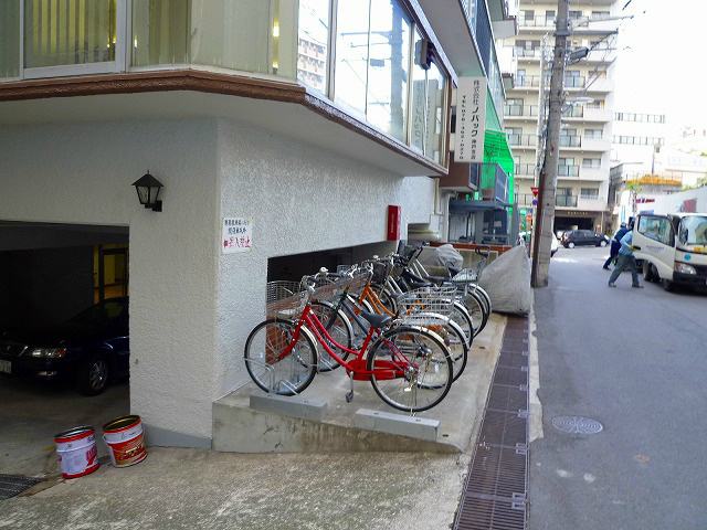 山手ダイヤハイツB棟の外観|駐輪場