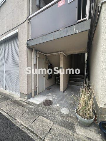 大横マンションのエントランス