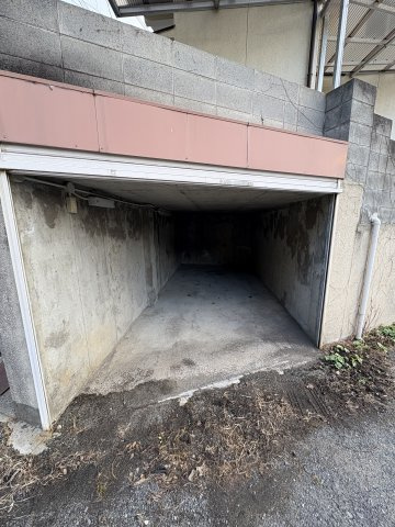 妙法寺岩山戸建の駐車場|駐車場があるので、車を買う予定の方も安心です