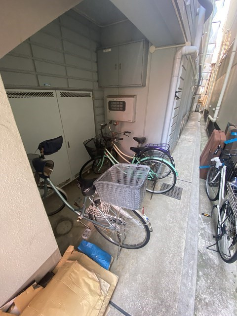 平和ビルの外観