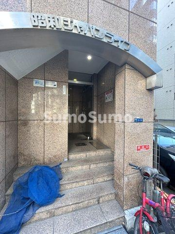 昭和ジャパンライフのエントランス