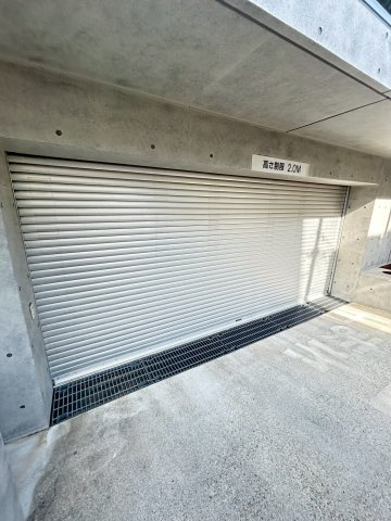 夙川フラットの駐車場